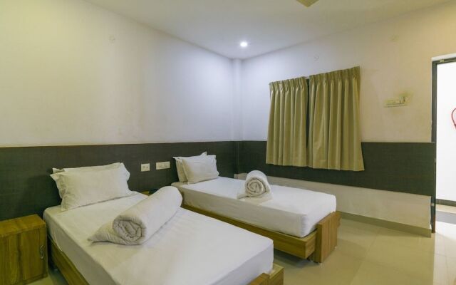 Crescent Inn Navallur