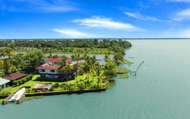 Blusalz Manor Waters Edge