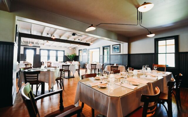 Rainbow Mountain Resort