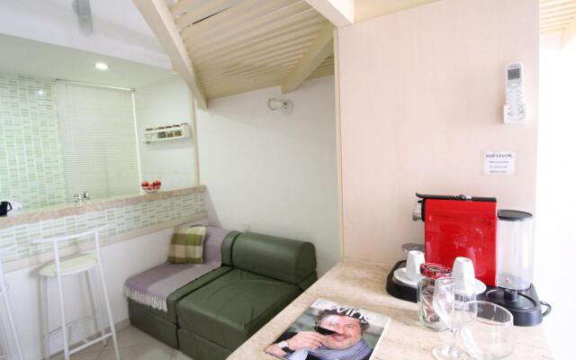 Pineapples A923 | Studio in Copacabana Z2