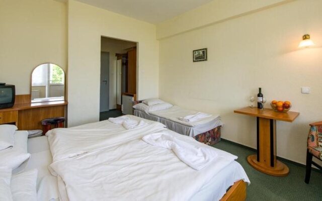 Hotel Nostra