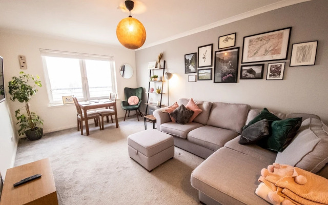 Tranquil 2Bed/2Bath Duplex Falkirk