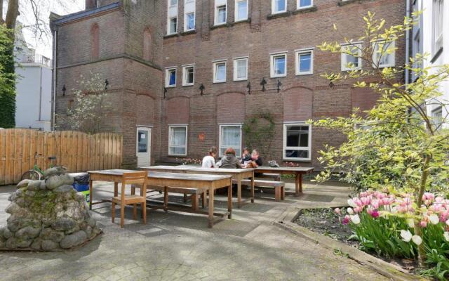 Hans Brinker Hostel