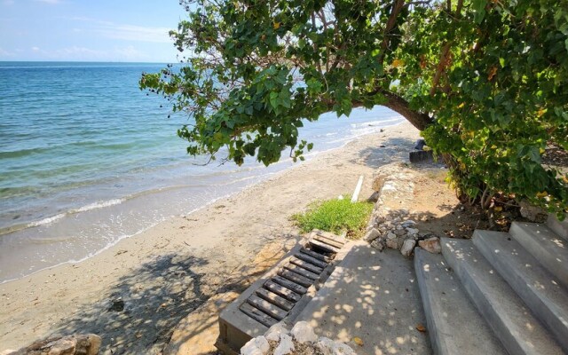 Balcony Breeze @ Bayfront Villas Portmore