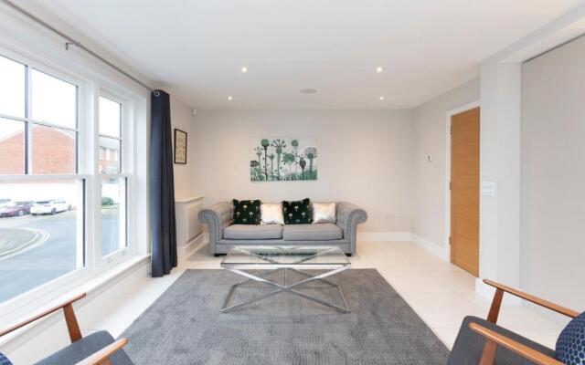 Stunning Central Windsor Town House
