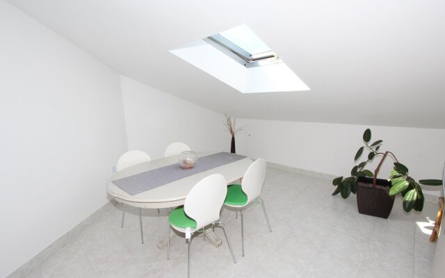 Rooms and Apartment Luana