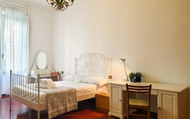 JOIVY Wooden Guerrini Apartment