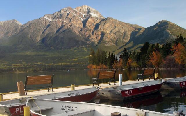 Pyramid Lake Lodge