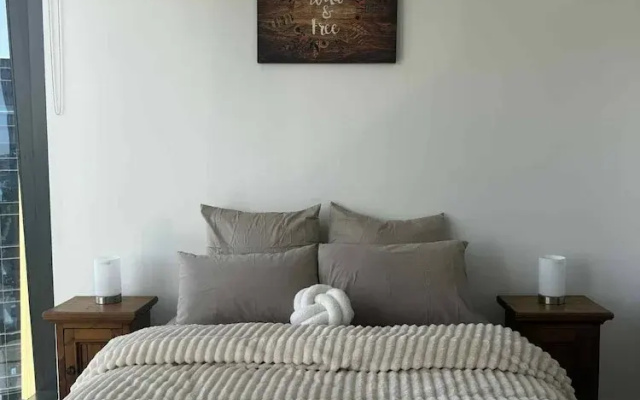 Cosy 2 Bedroom Apartment With Pool, gym and Sauna