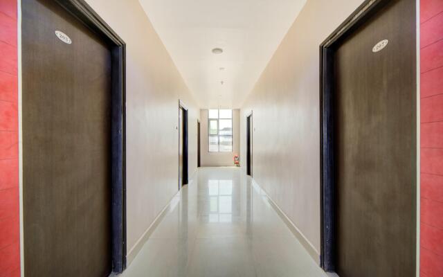 OYO 40124 Hotel VJR Residency