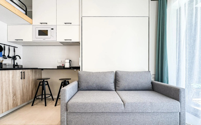 Aquamarine Apartment on Pionersky Avenue 20