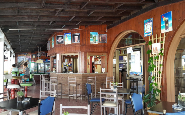 Cosmelenia Hotel Apartments