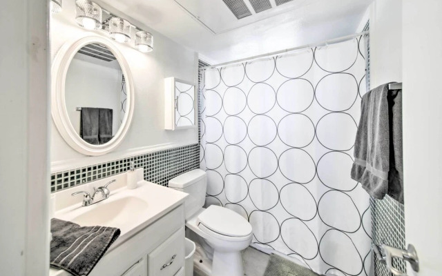 Modern City Condo Close to Downtown Phoenix!