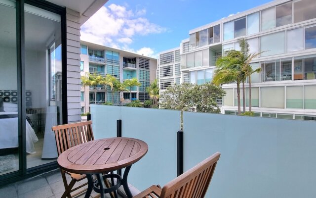 Marina View Apartment in Viaduct - Pool