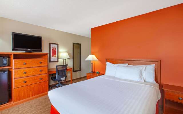 AmericInn by Wyndham Willmar