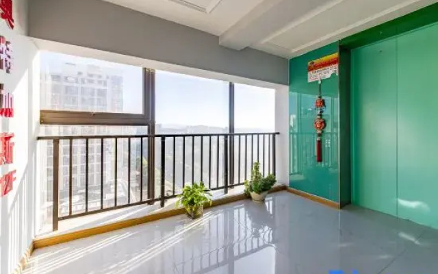 UltraPlus Business Hotel (Kunming High Speed Rail South Station Branch)