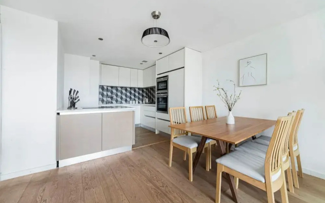 Stunning 2B Vauxhall Apt near Thames & Tube