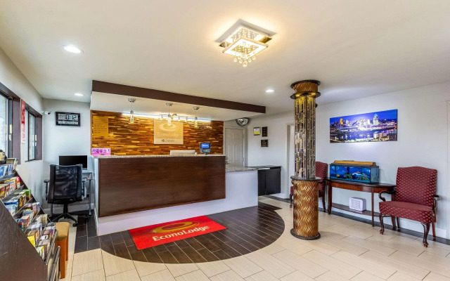 Red Roof Inn Walton - Richwood