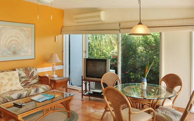 Pavilions and Pools Villa Hotel