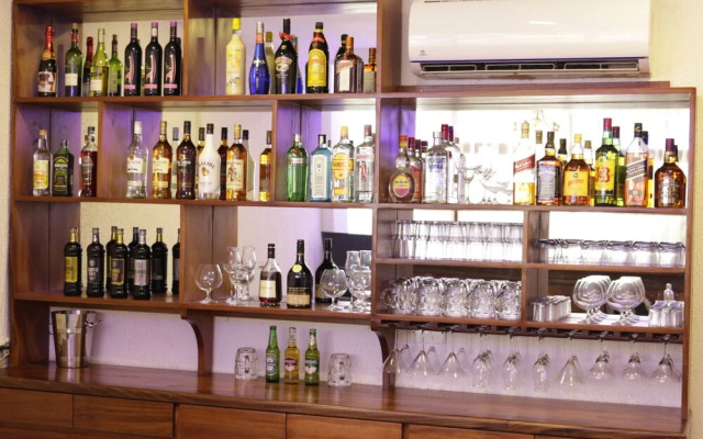 Coconut Grove Sakumono Hotel