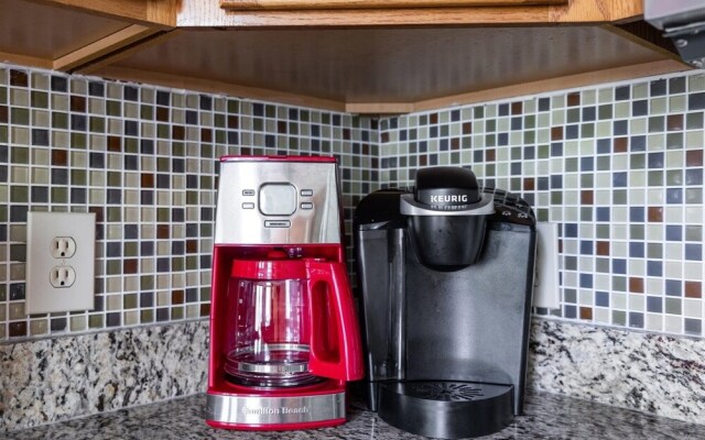 Whitetail Cabin 2 Bedroom Cabin by RedAwning