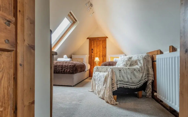 The Threshing Barn-Stunning 5 BD Retreat