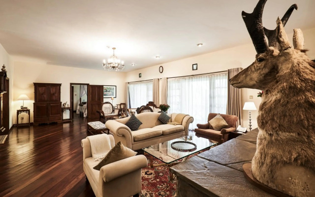 Safari Park Hotel And Casino