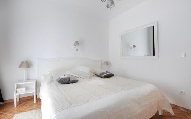 Tinel Rooms Old City Center