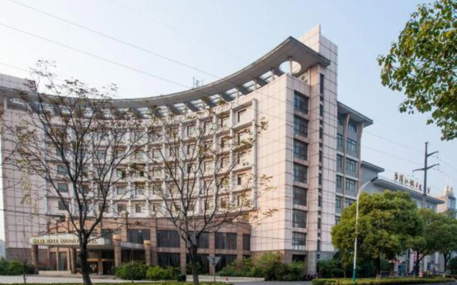 Shore River Holiday Hotel