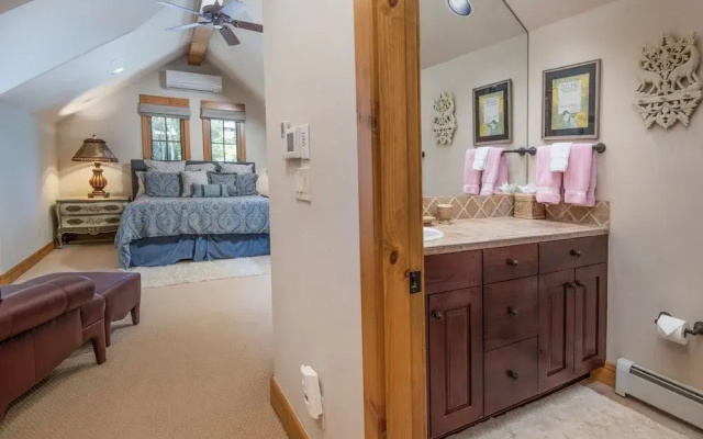 Snowberry by Elevation Accommodations