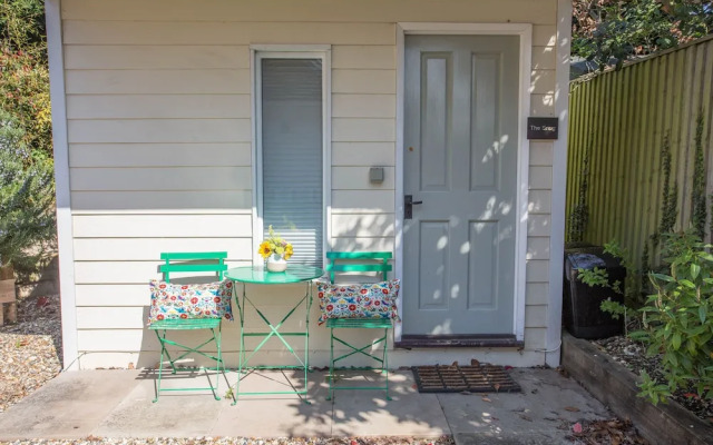 Snug with Views of the Chilterns