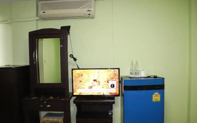 Tipsiri Place by OYO Rooms