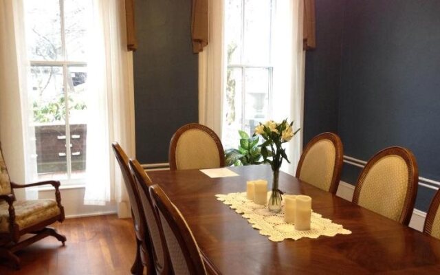 Cook Mansion Bed & Breakfast