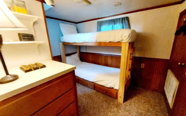 2 Story Houseboat Seeking a Captain Fishpets Ok