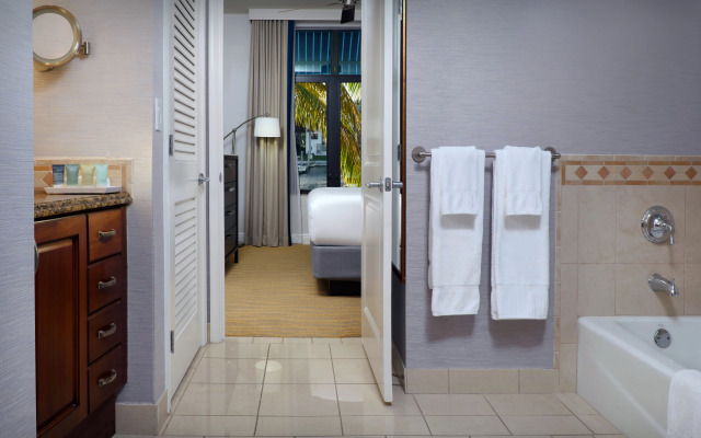 Naples Bay Resort & Marina