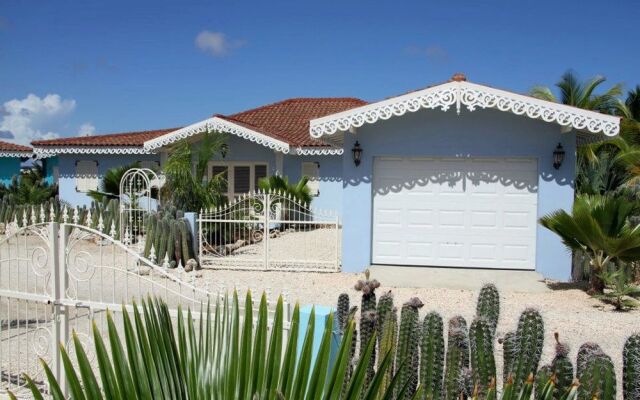 Ocean Breeze Bonaire Apartments