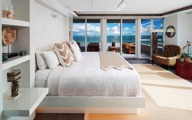 Bentley Beach Club by Edgewater One VR