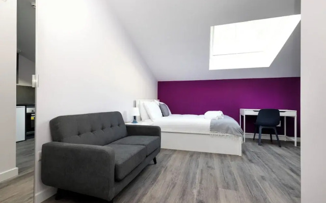 JOIVY Deluxe Studio near The Meadows