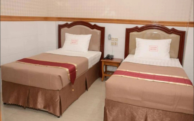 Nylon Hotel