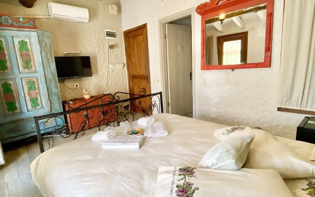Mahzen Alacati Butik Otel