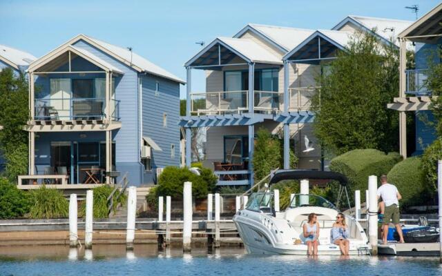 Captains Cove Waterfront Resort