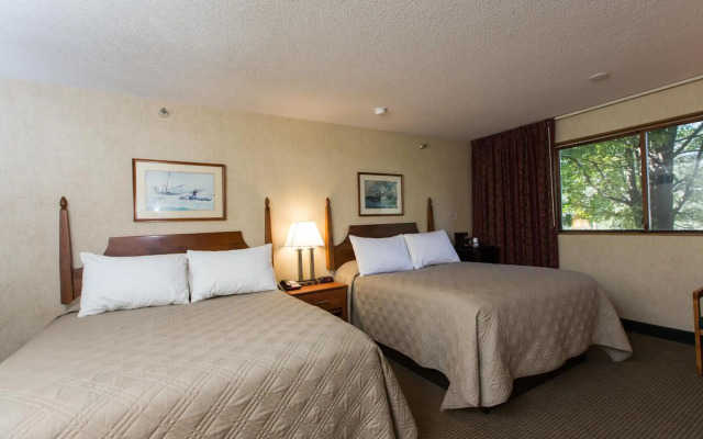 Commodores Inn