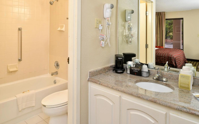 Quality Inn At the Mall - Valdosta