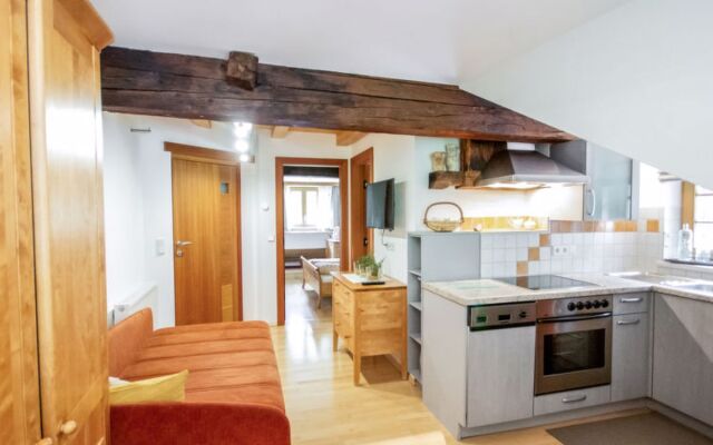Beim Holzschnitzer 34296