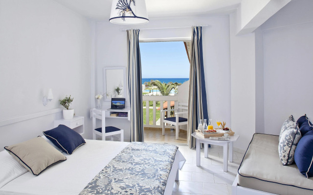 Mrs Chryssana Beach Hotel