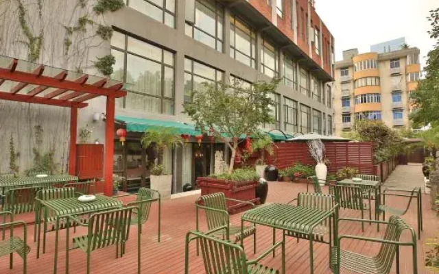 Crossing E-sports Hotel
