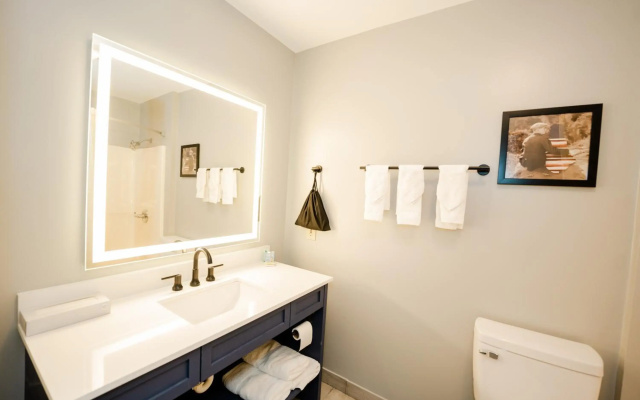 AmericInn by Wyndham Tomahawk