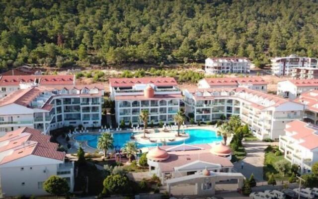 Flat With Shared Pool Sauna and Gym in Didim