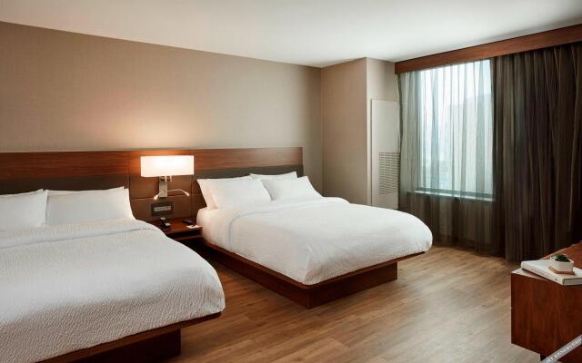 AC Hotel Cincinnati at The Banks