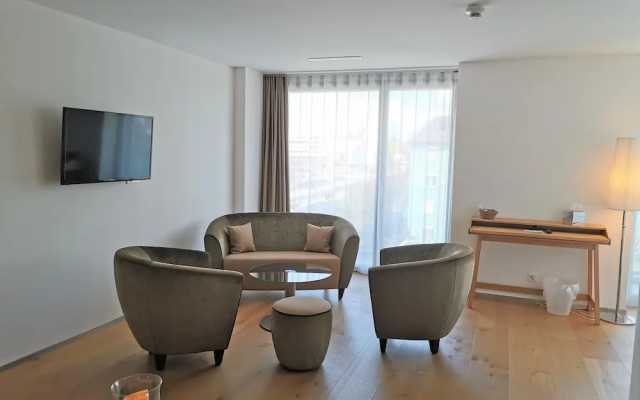 Hotel AVA